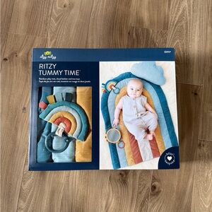 Itzy Ritzy Bitzy Bespoke Ritzy Tummy Time Rainbow Play Mat